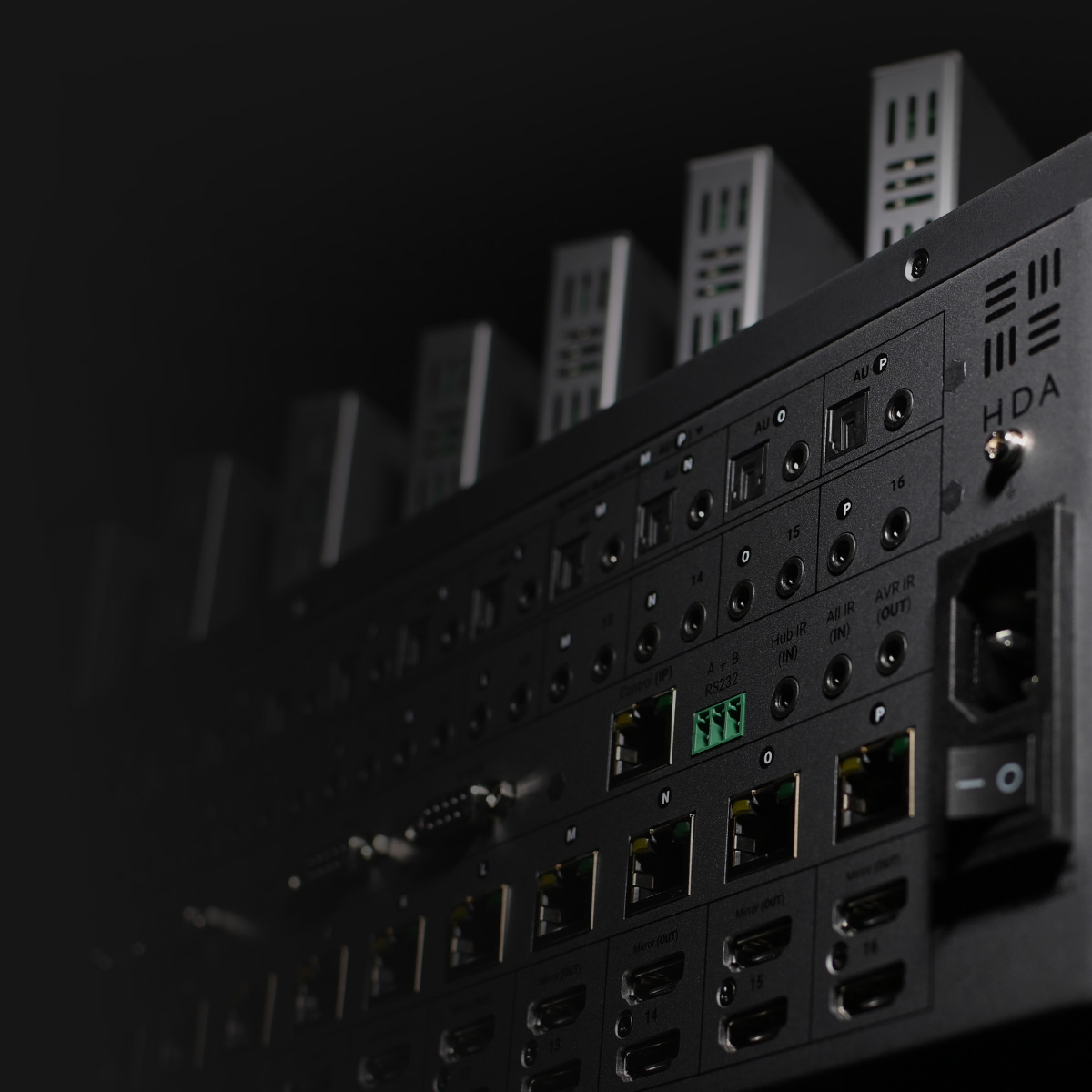 Close up of MHUB S (16+16x16) 100A